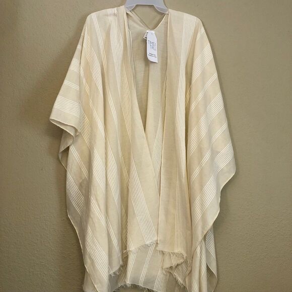 Time and Tru Women's Fringed Stripe Ruana, Ivory Wrap Shawl Rebozo - Picture 3 of 4